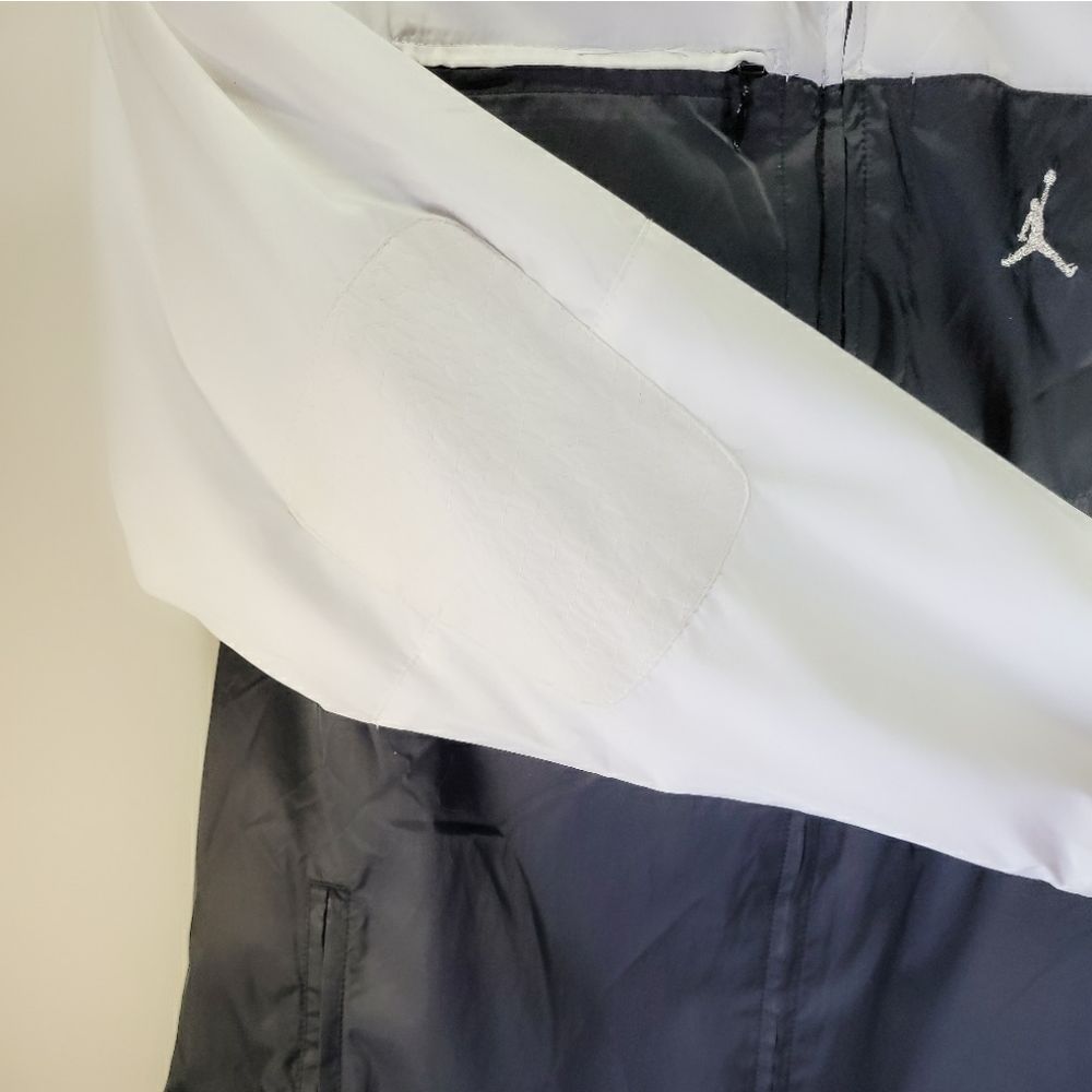Jordan Lightweight Windbreaker Jacket - image 7